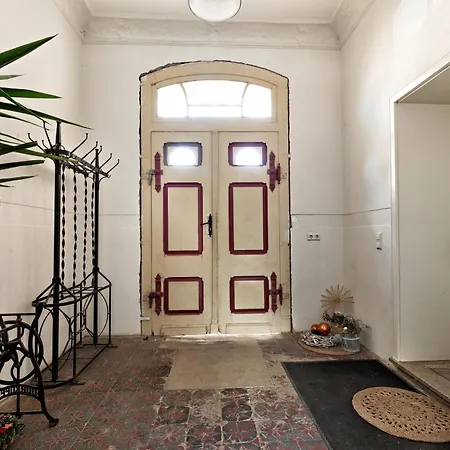 Apartment Edelgard